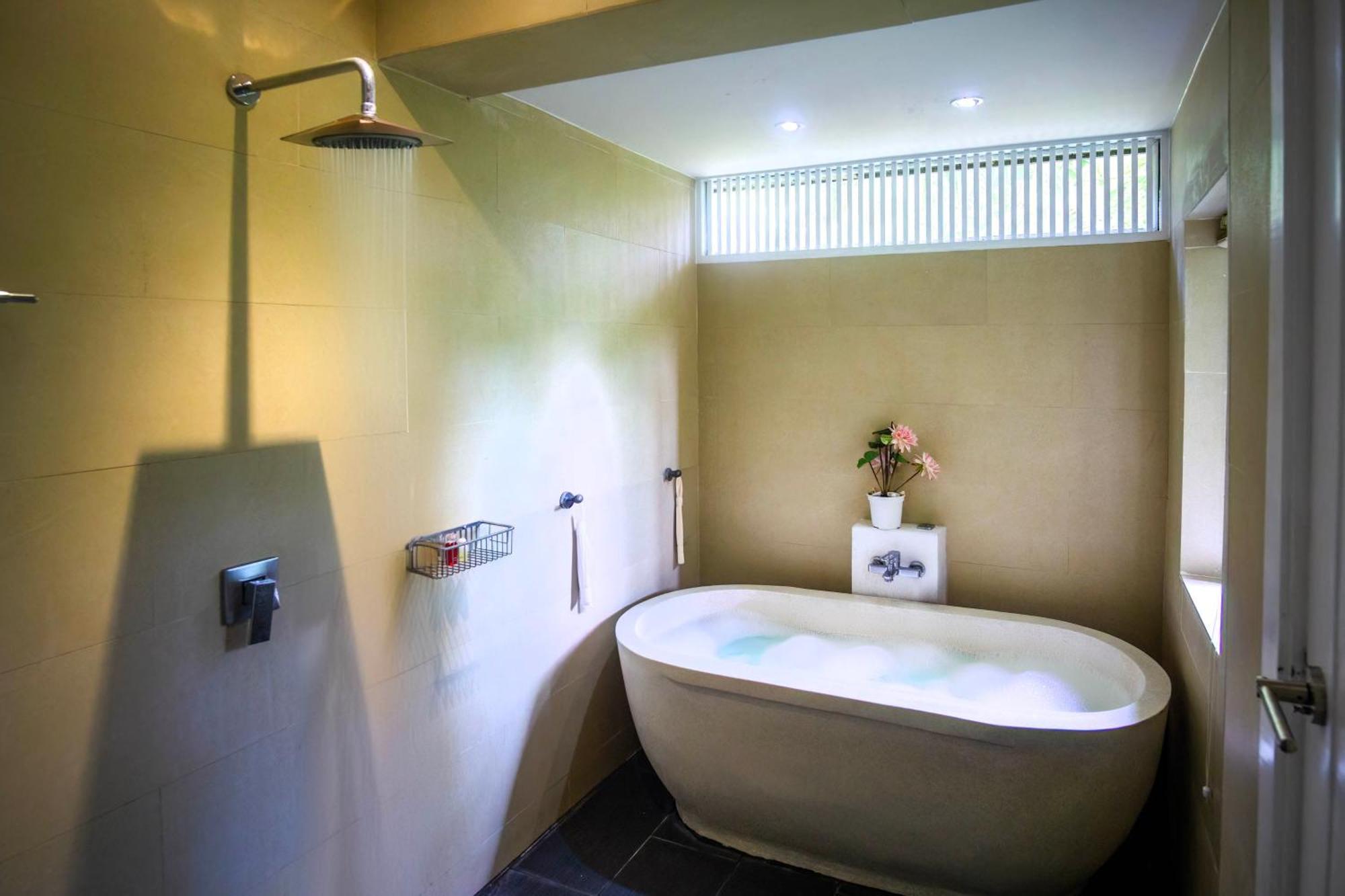 Butterfly Garden Villa Laem Set Beach Екстер'єр фото